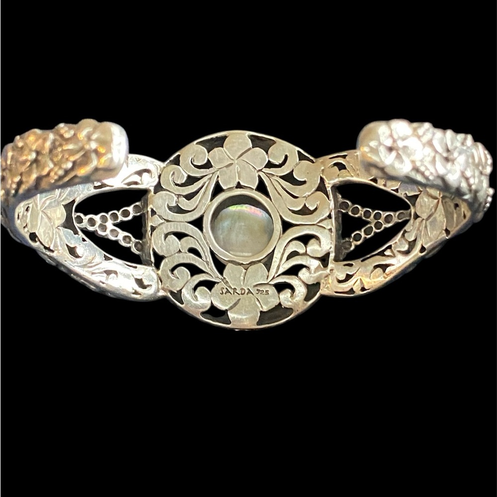 Intricate Sarda Silver Bracelet with large  Pink Mabe pearl - Picture 6 of 7